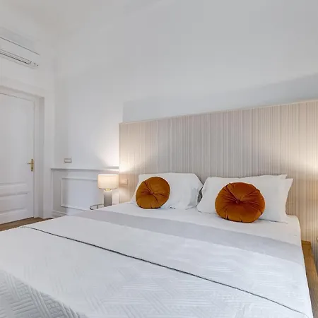 Monti Cavour 4* Рим