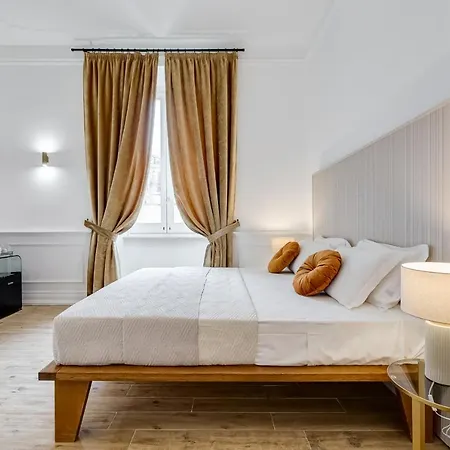 Monti Cavour 4*