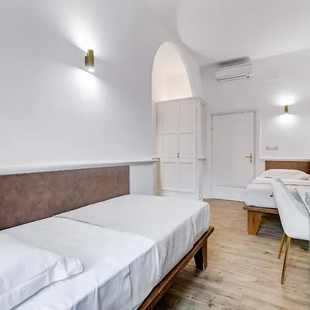 Monti Cavour 4*