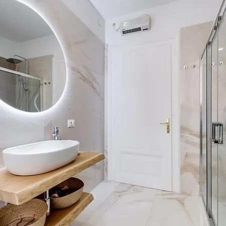 Monti Cavour Guest house *