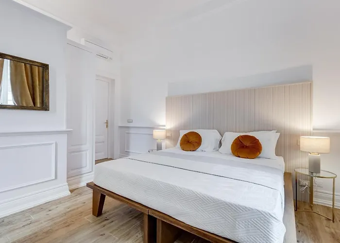 Monti Cavour 4* ローマ